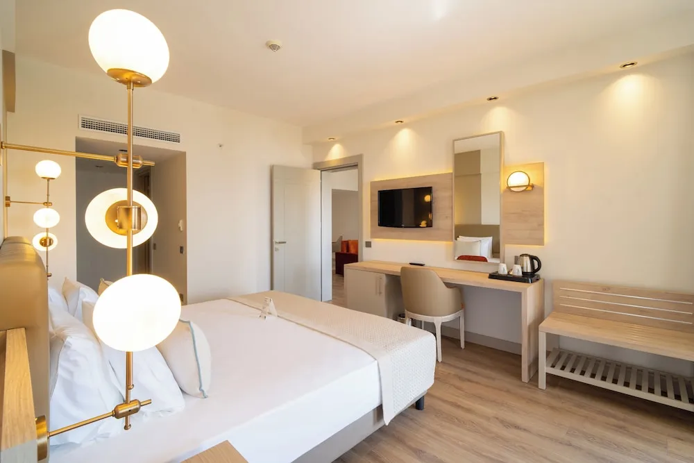 Deluxe Family Room with Sea View
