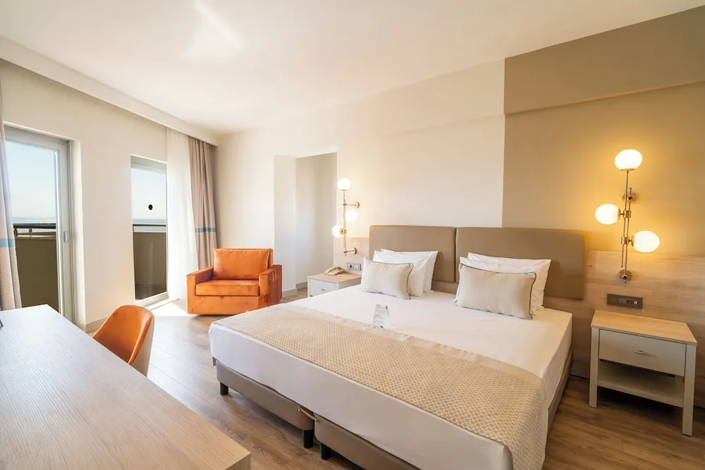 Deluxe Family Room with Sea View