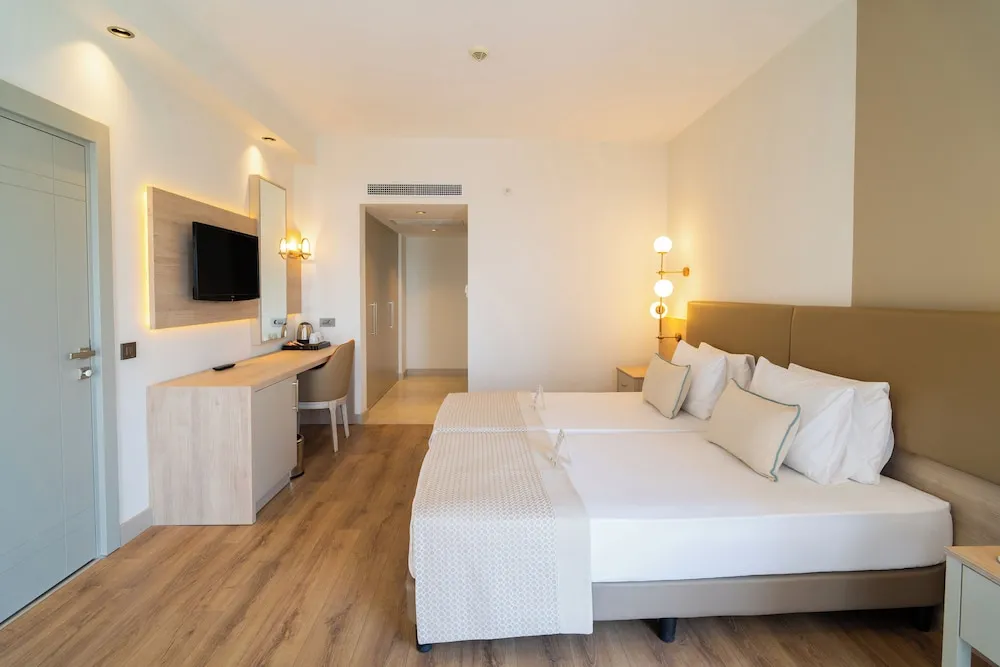 Deluxe Family Room with Sea View