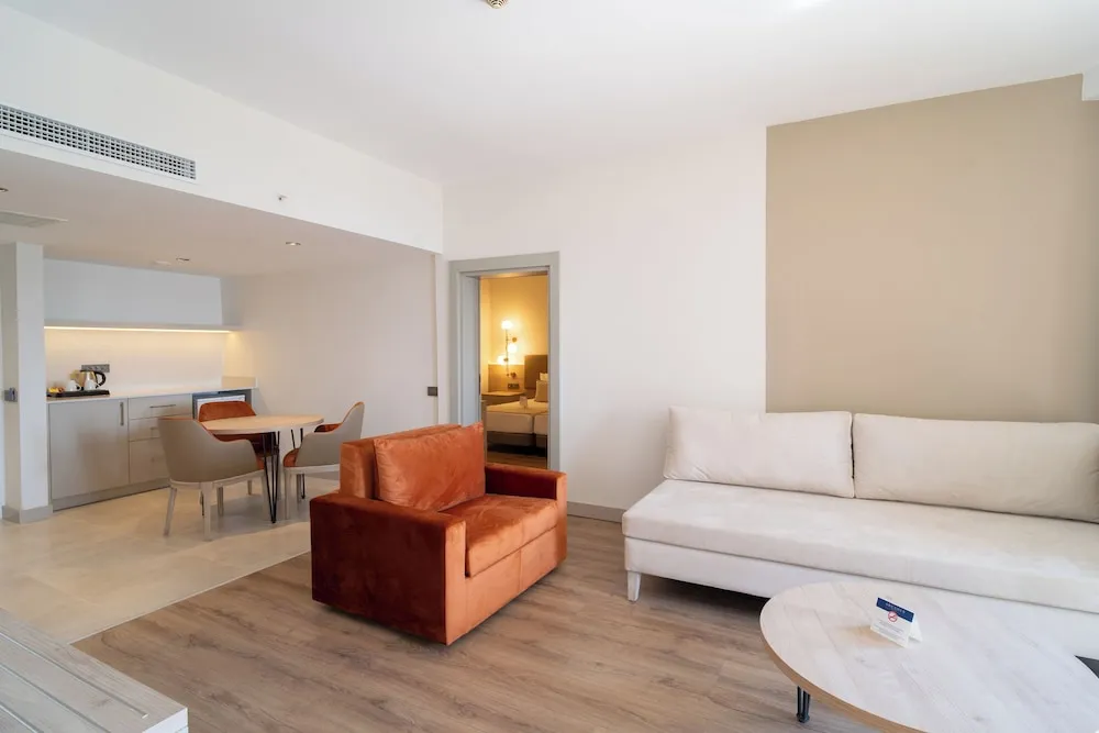 Deluxe Family Room with Sea View