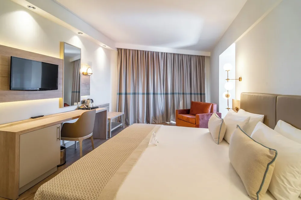 Deluxe Family Room with Sea View