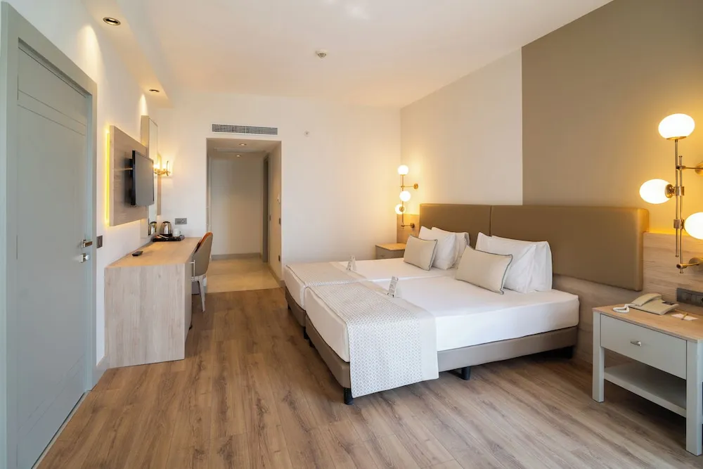 Deluxe Family Room with Sea View