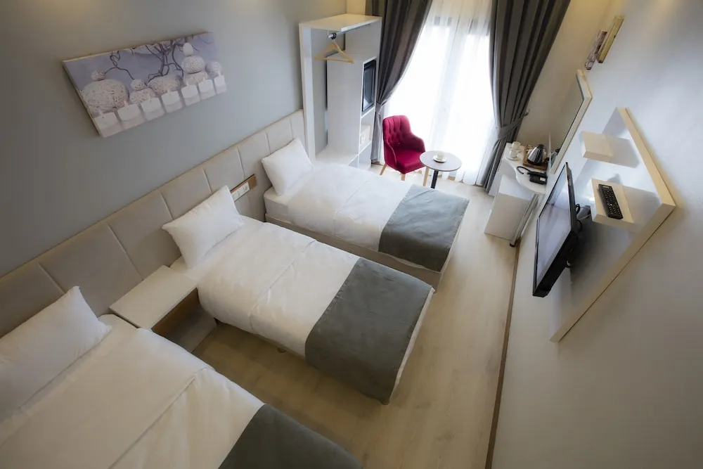 Deluxe Üç Kişilik Oda, Sigara İçilmez, Şehir Manzaralı