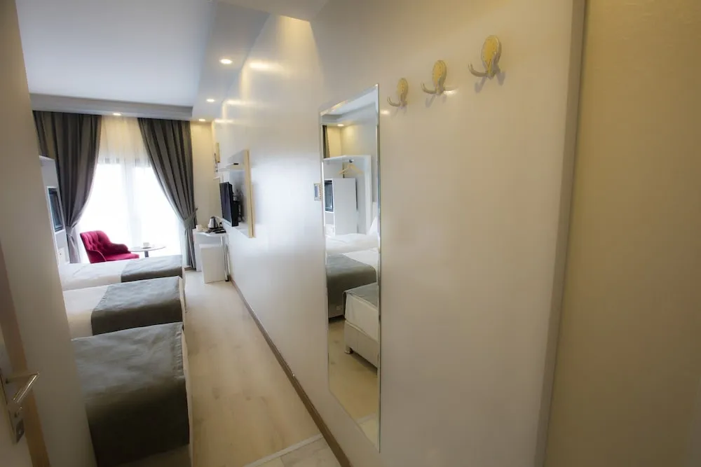 Deluxe Üç Kişilik Oda, Sigara İçilmez, Şehir Manzaralı
