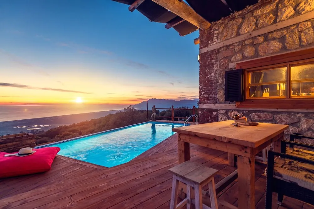 Prima Donna - Adults Only