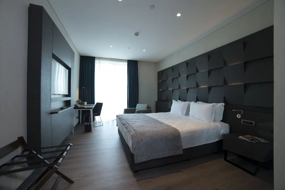 Corner Room, Twin Bed