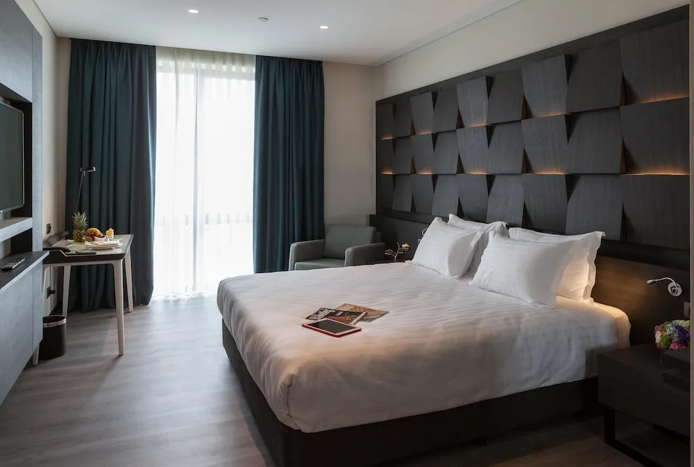 Corner Room, Twin Bed