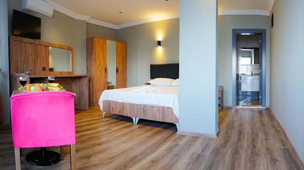 Basic Tek Büyük veya İki Ayrı Yataklı Oda, Deniz Manzaralı