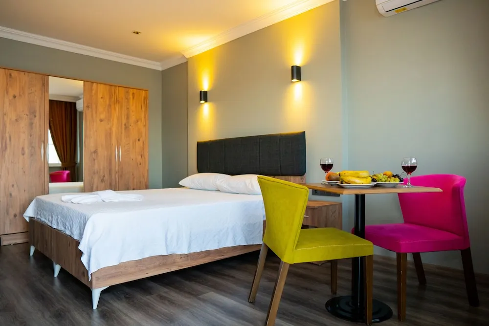 Basic Tek Büyük veya İki Ayrı Yataklı Oda, Deniz Manzaralı