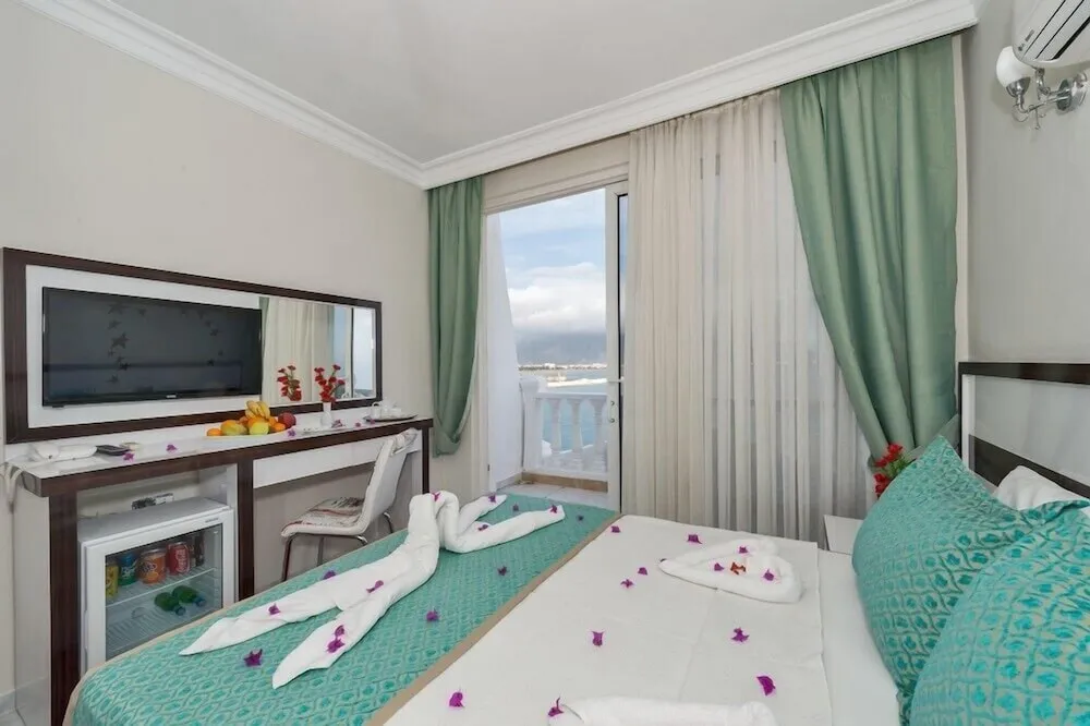 Basic Tek Büyük veya İki Ayrı Yataklı Oda, Deniz Manzaralı