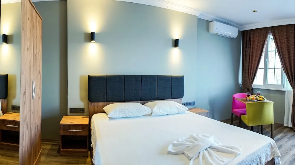 Basic Tek Büyük veya İki Ayrı Yataklı Oda, Deniz Manzaralı