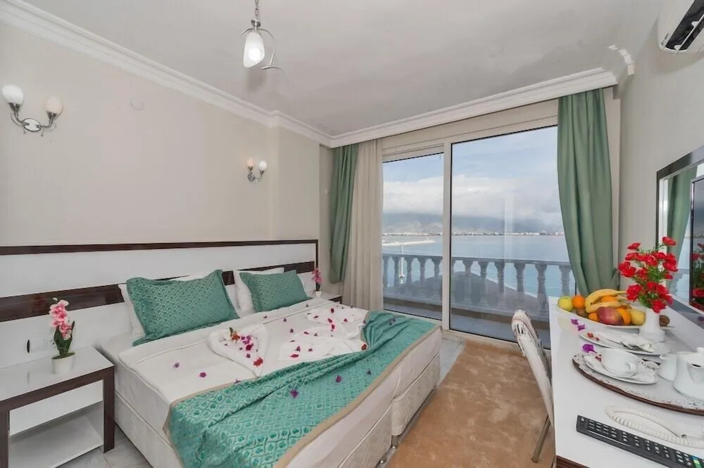 Deluxe Büyük Yataklı Tek Kişilik Oda, 1 Çift Kişilik Yatak, Deniz Manzaralı, Denize Bakan