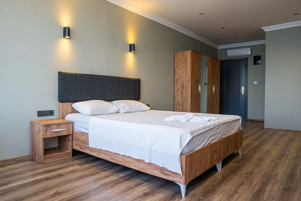 Deluxe Büyük Yataklı Tek Kişilik Oda, 1 Çift Kişilik Yatak, Deniz Manzaralı, Denize Bakan