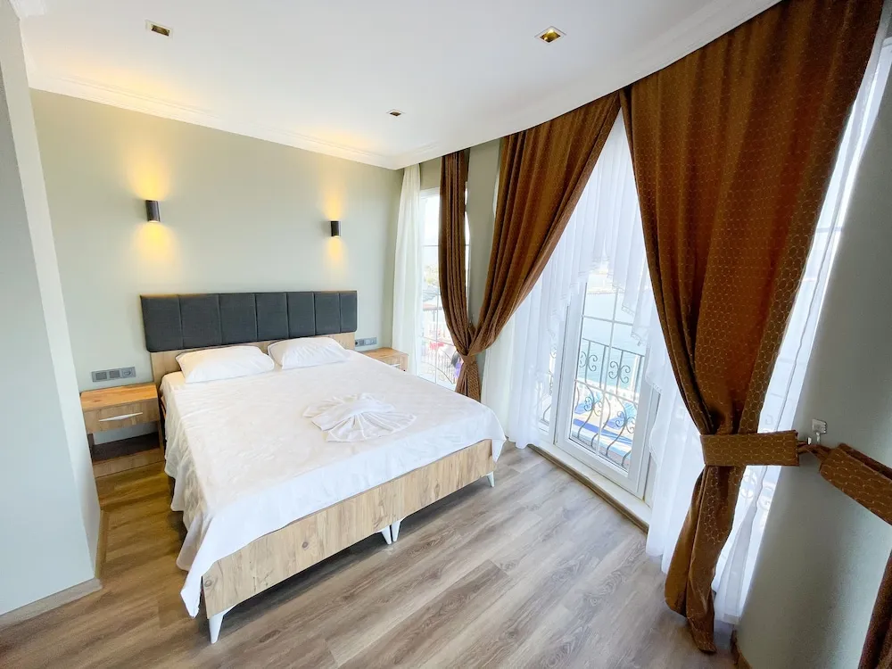 Deluxe Büyük Yataklı Tek Kişilik Oda, 1 Çift Kişilik Yatak, Deniz Manzaralı, Denize Bakan