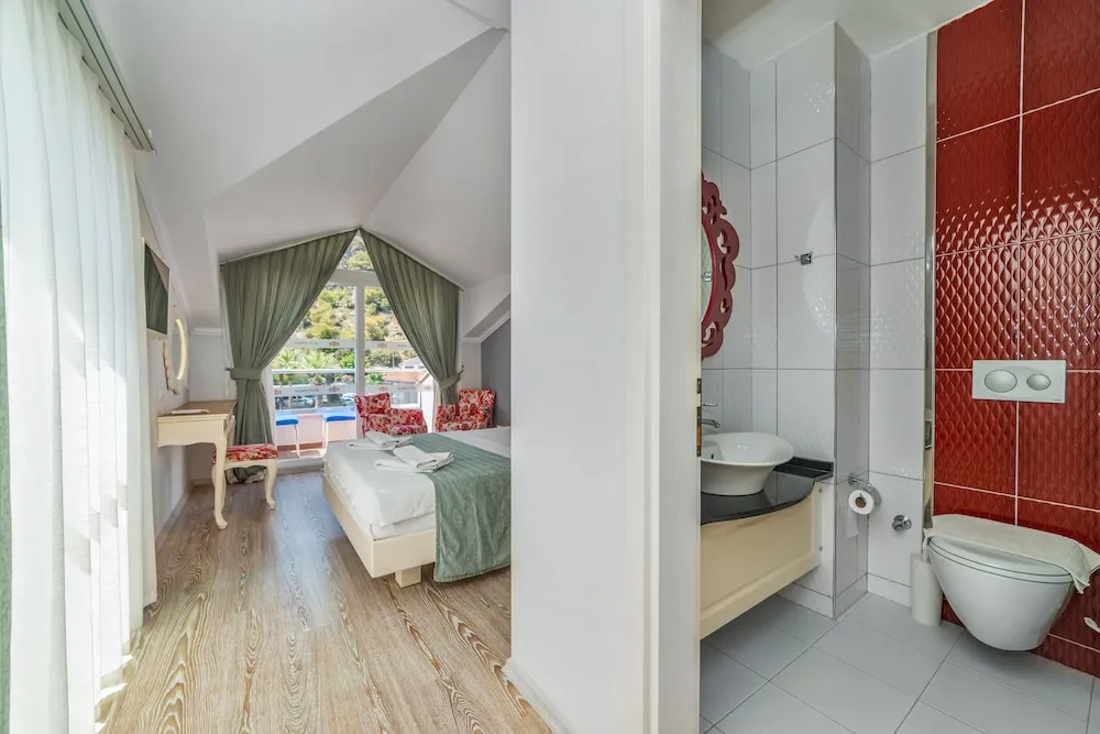 Superior Room with Balcony Garden or Pool View