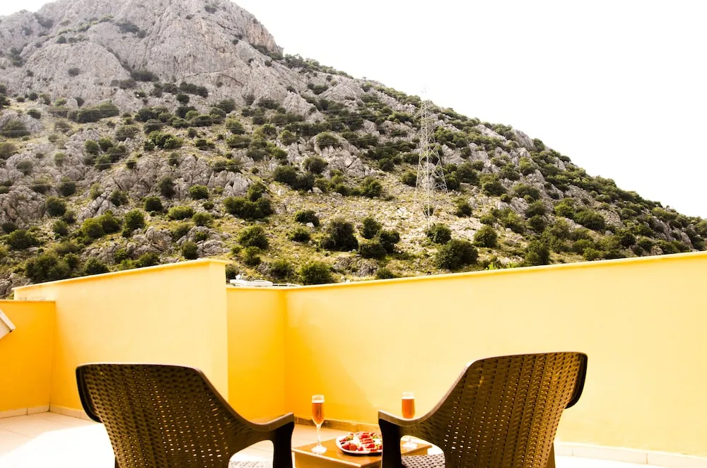 Comfort Çatı Katı Süiti (Penthouse), 1 Çift Kişilik Yatak ve Çekyat, Teras, Dağ Yamacı