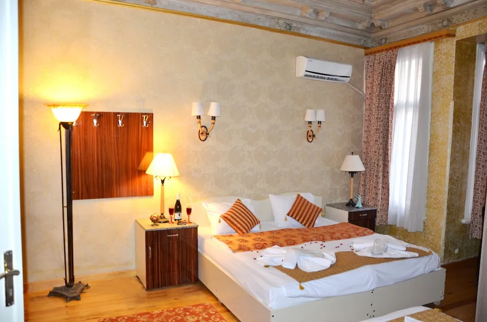 Deluxe Tek Büyük Yataklı Oda