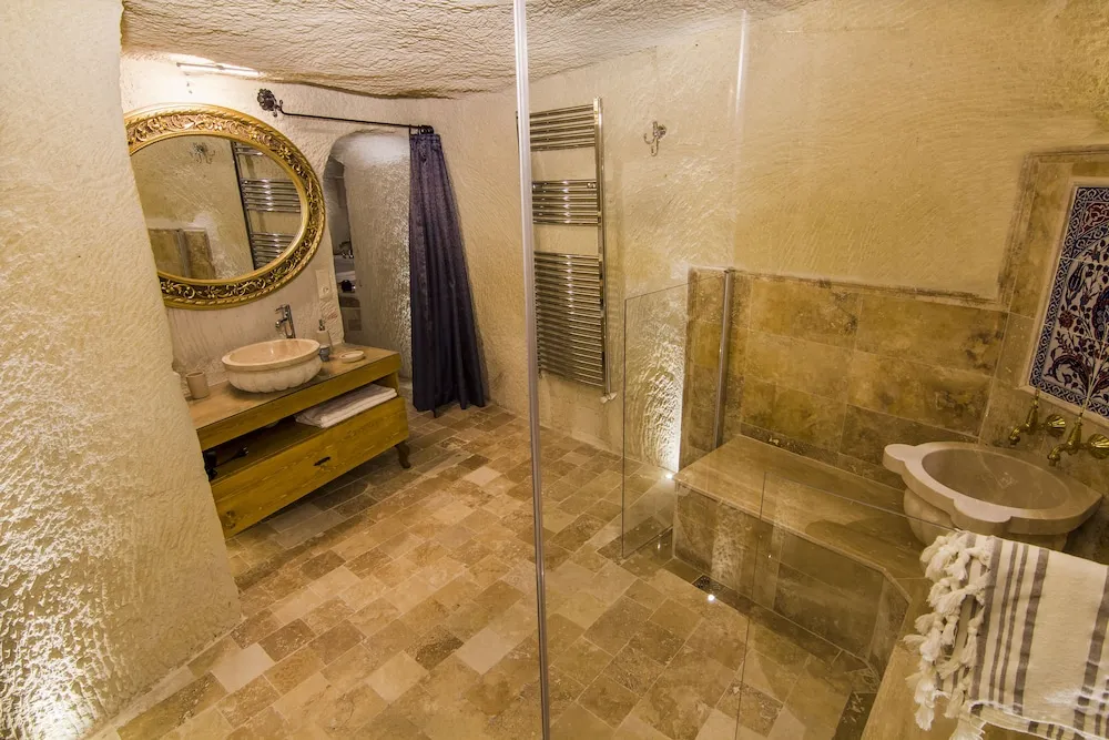 Premium Honeymoon Cave Suite