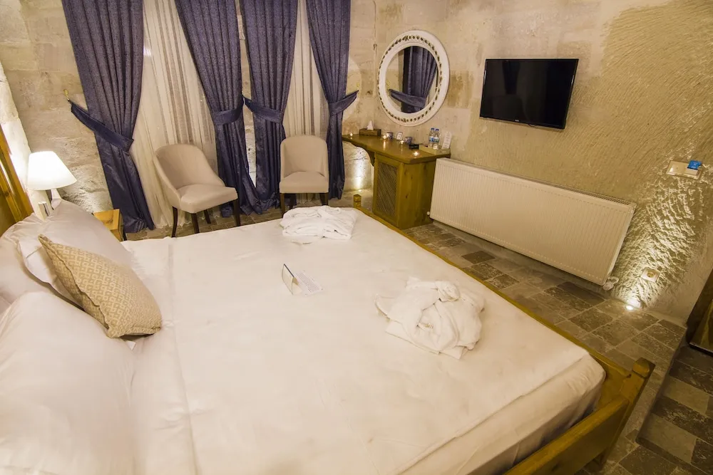 Premium Honeymoon Cave Suite