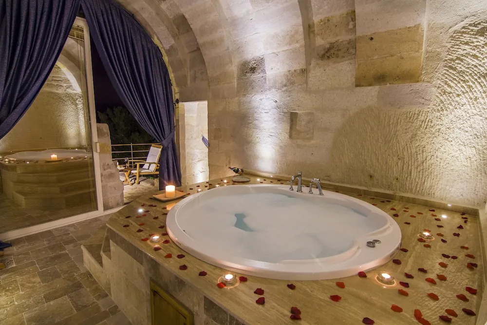 Premium Honeymoon Cave Suite