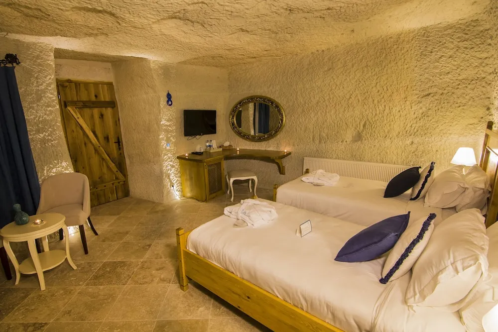 Garden Cave Suite