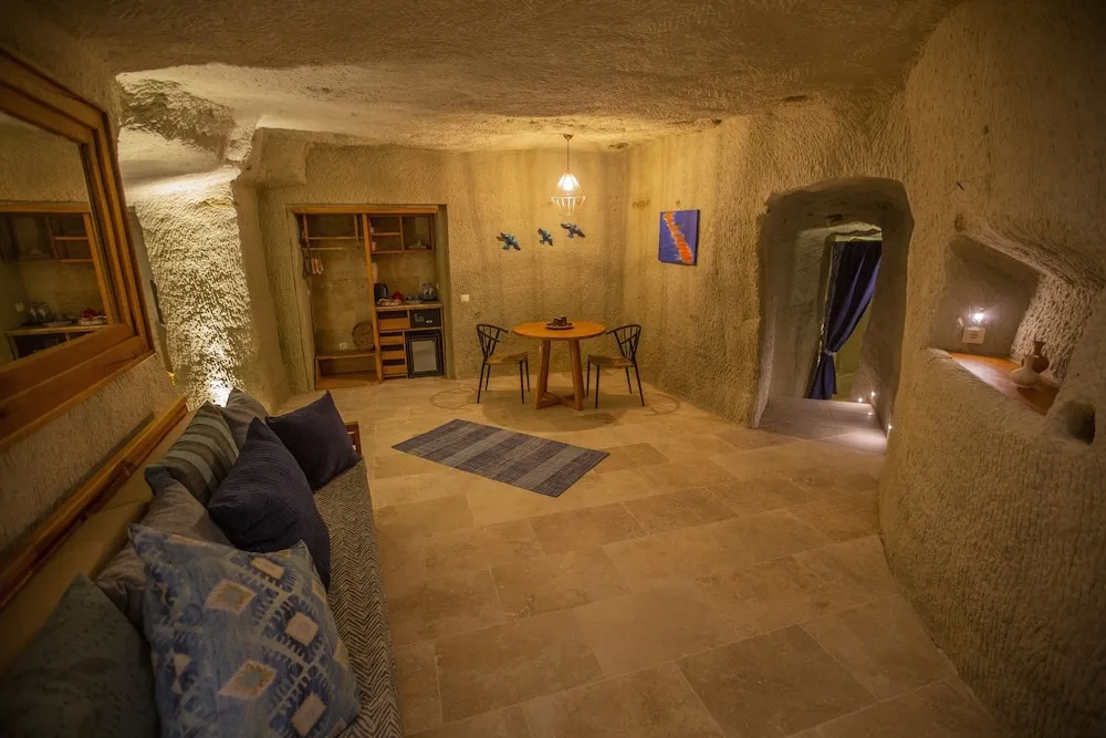 Royal Süit, Balkon (cave)