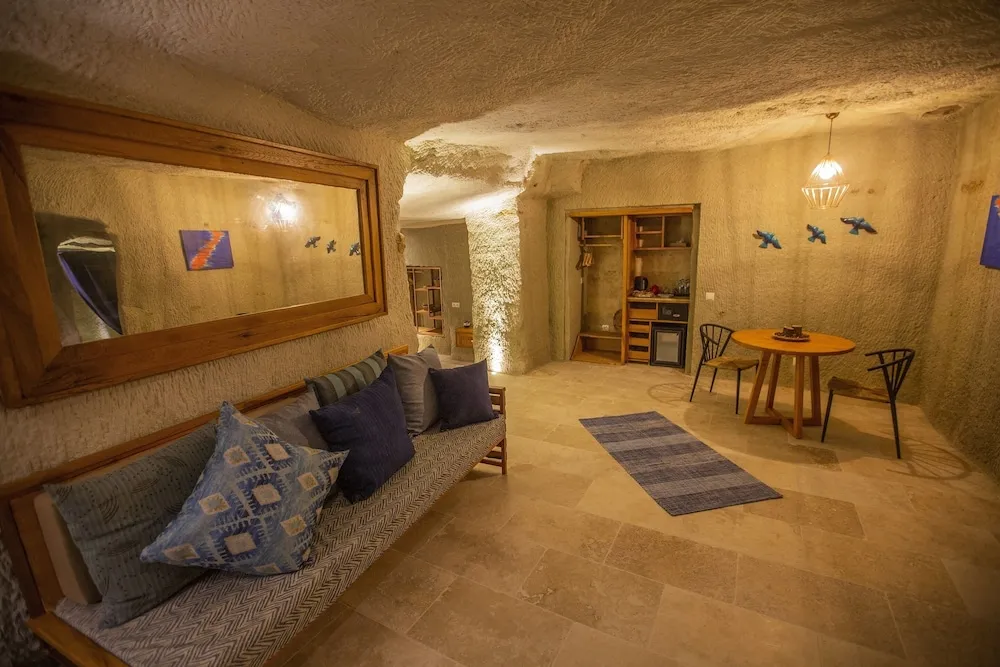 Royal Süit, Balkon (cave)