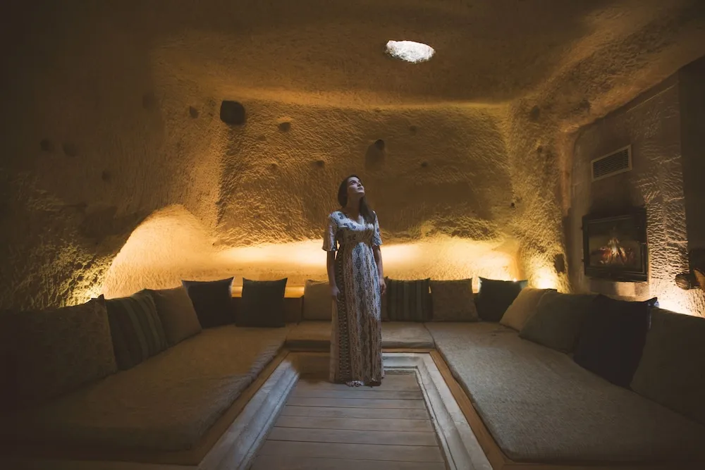 Deluxe Cave Suite