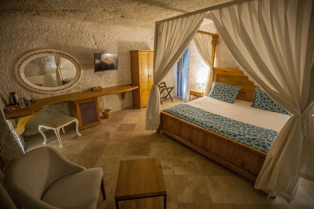 Garden Cave Suite with Spa