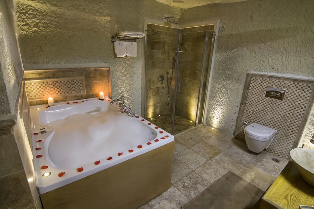Garden Cave Suite with Spa