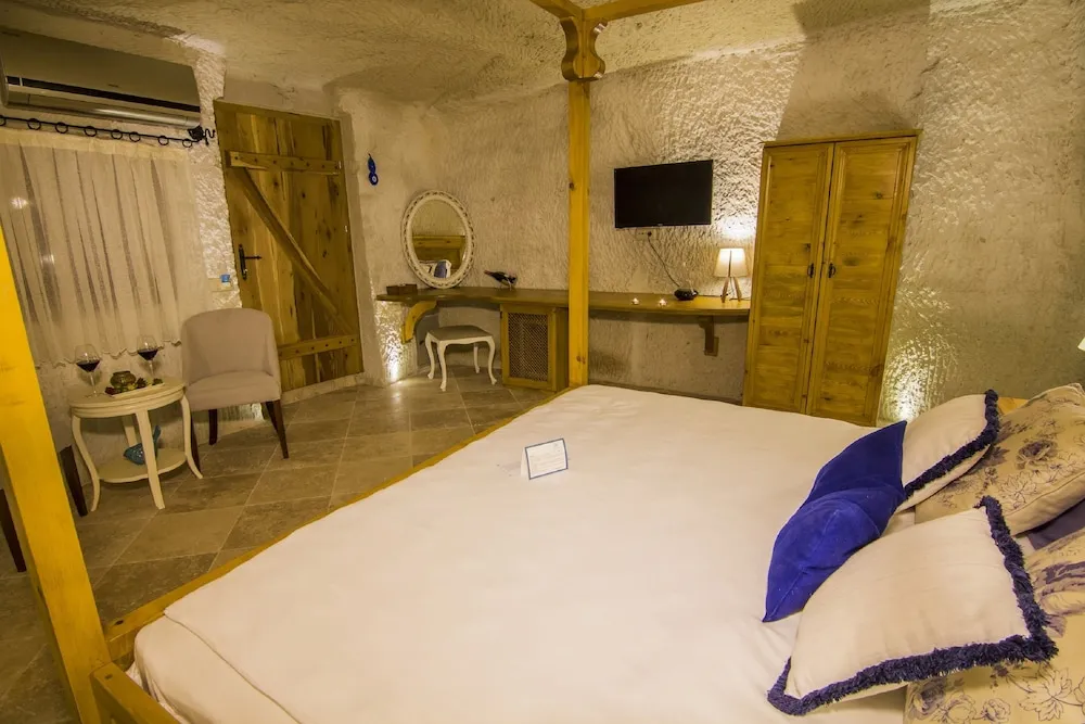 Garden Cave Suite with Spa