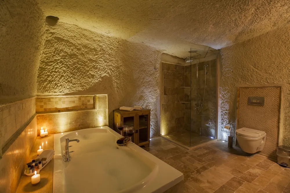 Junior Cave Suite