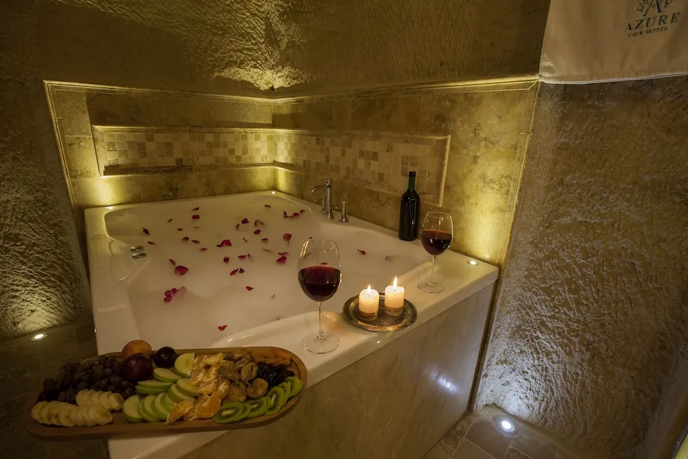 Junior Cave Suite