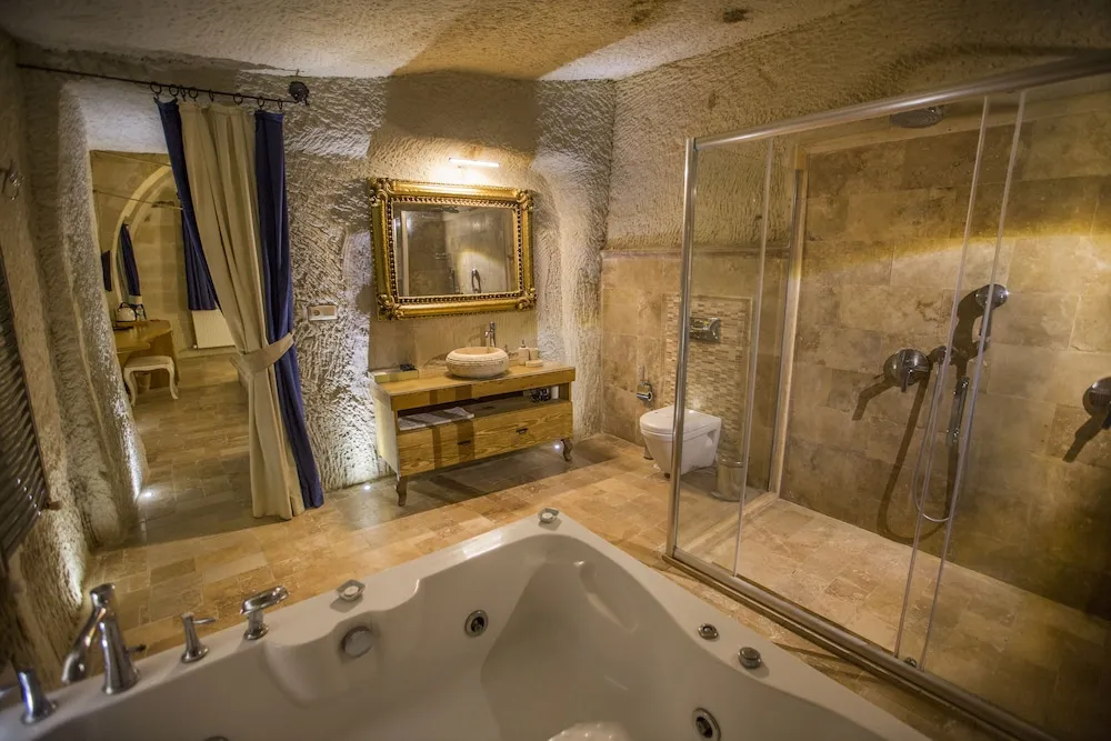 Grand Cave Suite