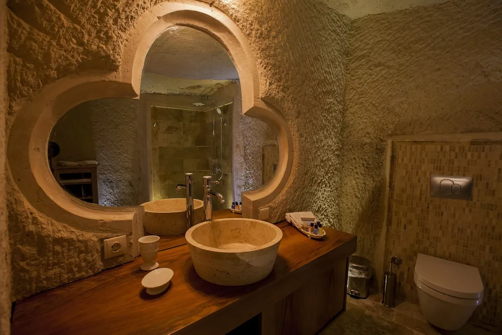 Cave Suite