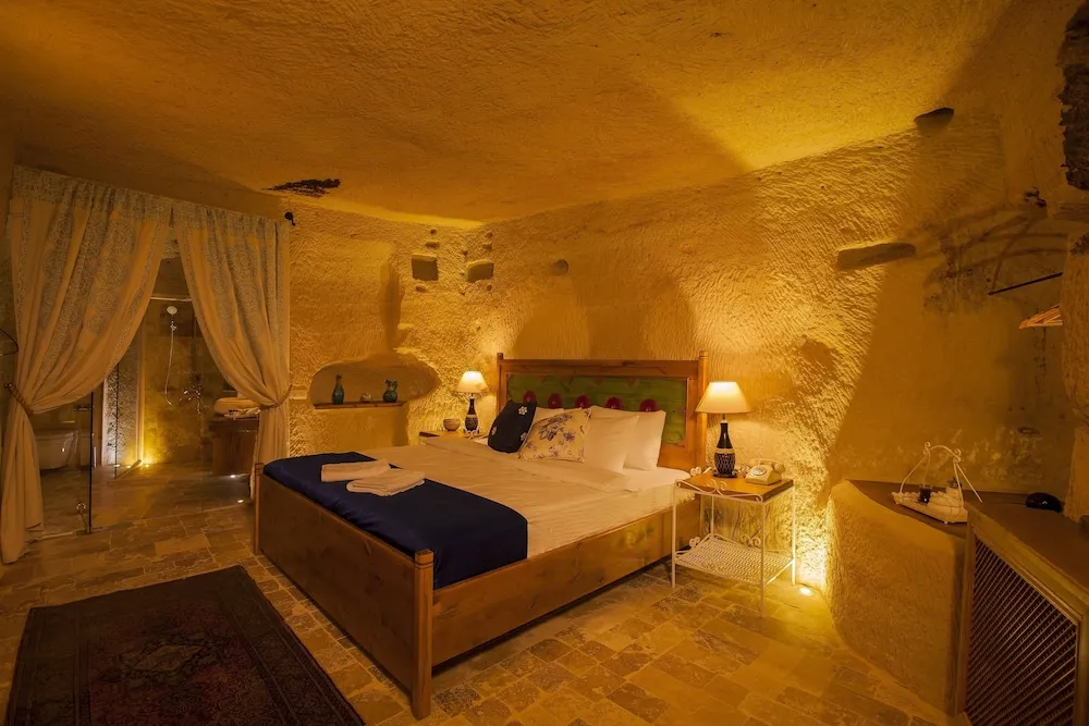 Cave Suite