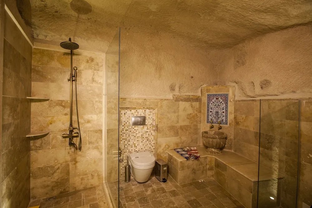 Cave Suite
