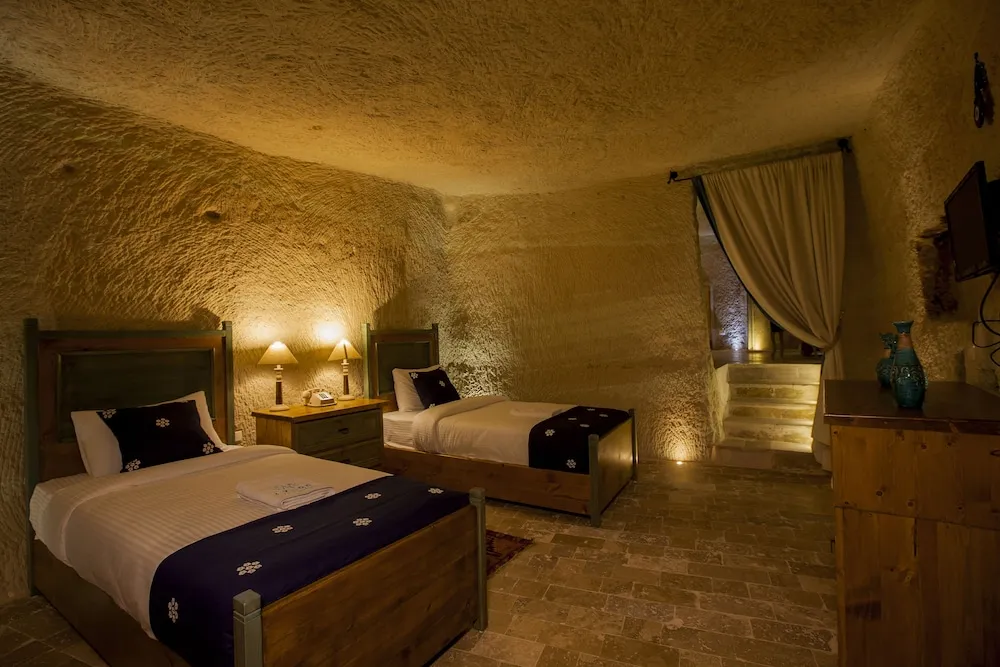Cave Suite