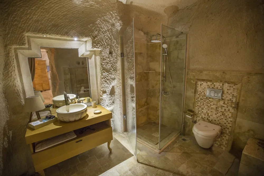 Cave Suite