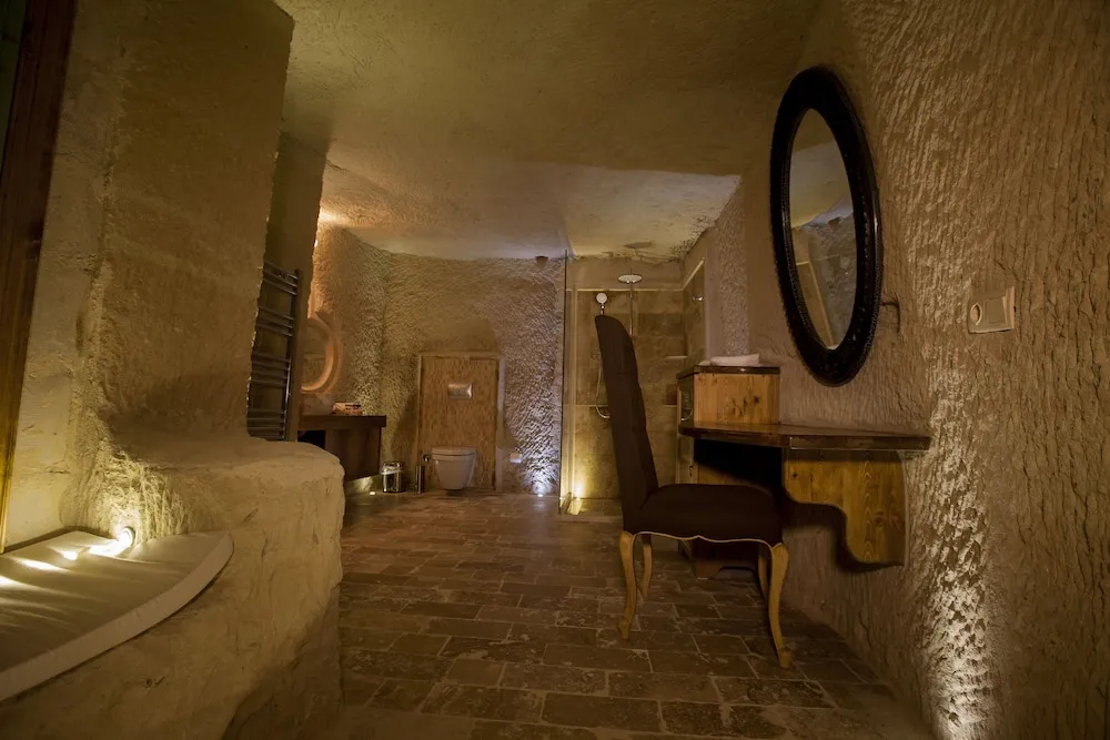 Cave Suite