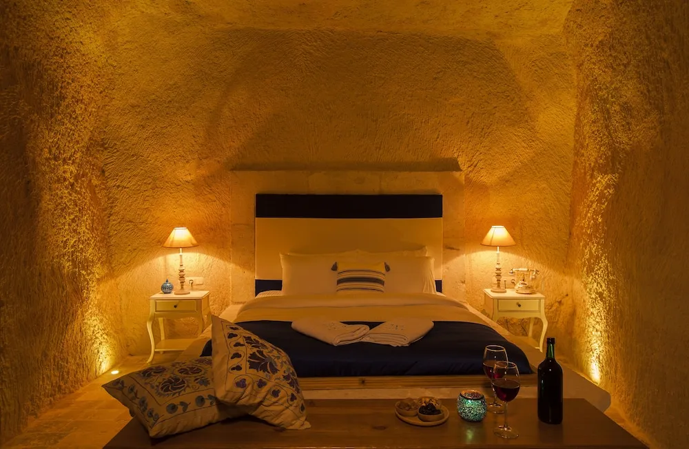 Cave Suite