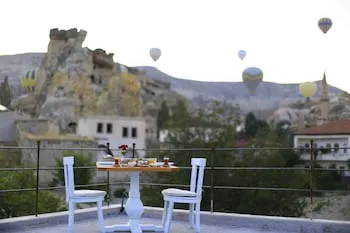 Jacob's Cave Suites