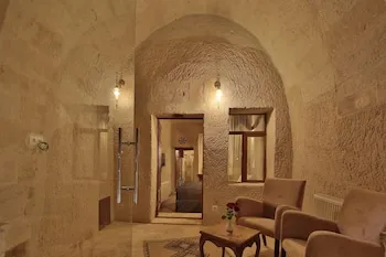 Jacob's Cave Suites