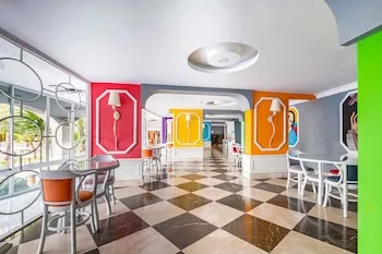 Senza Grand Santana Hotel
