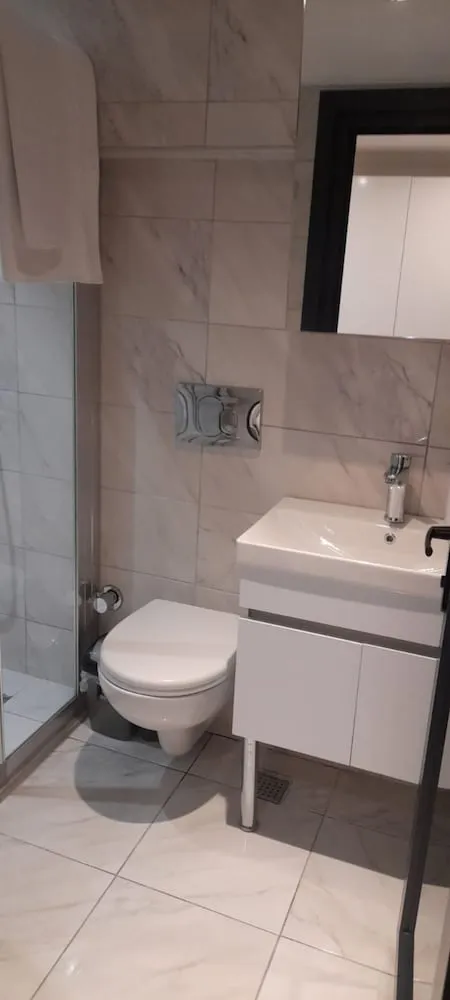 Üç Kişilik Oda