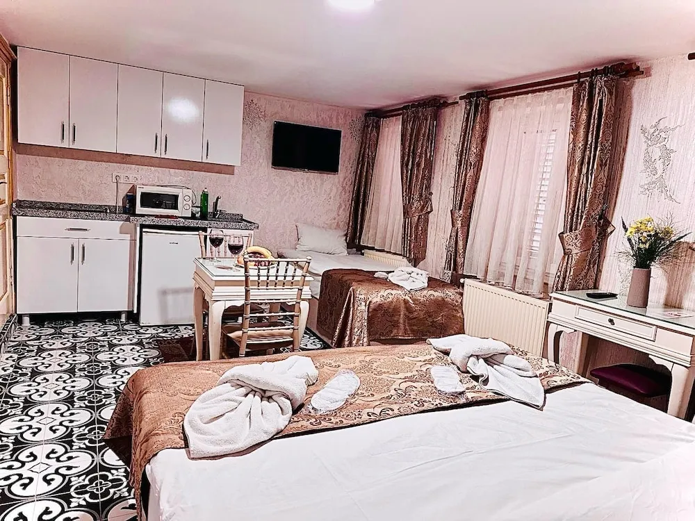 Standart Studyo Double, Basement