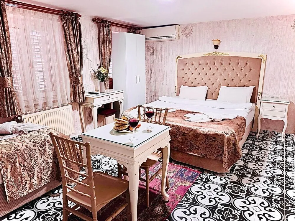 Standart Studyo Double, Basement