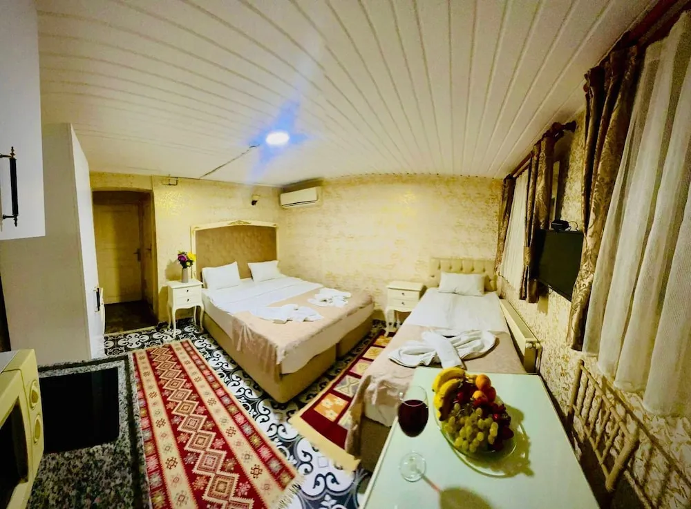 Standart Studyo Double, Basement