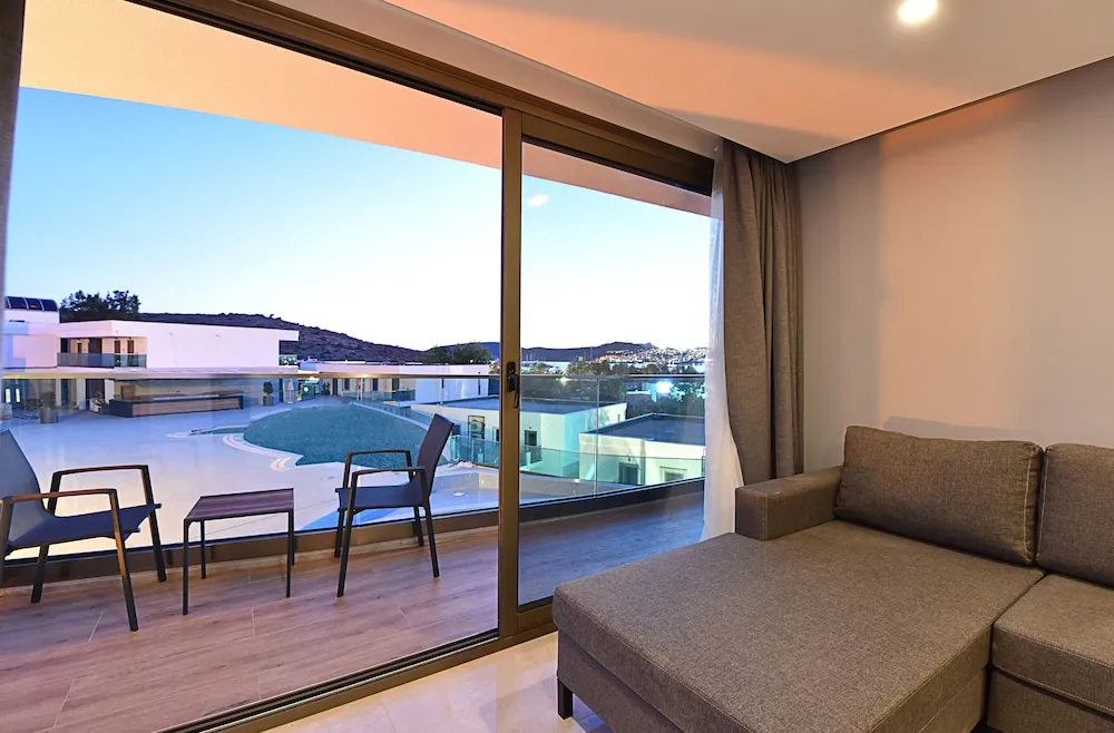Two-Bedroom Apartment-Sea View