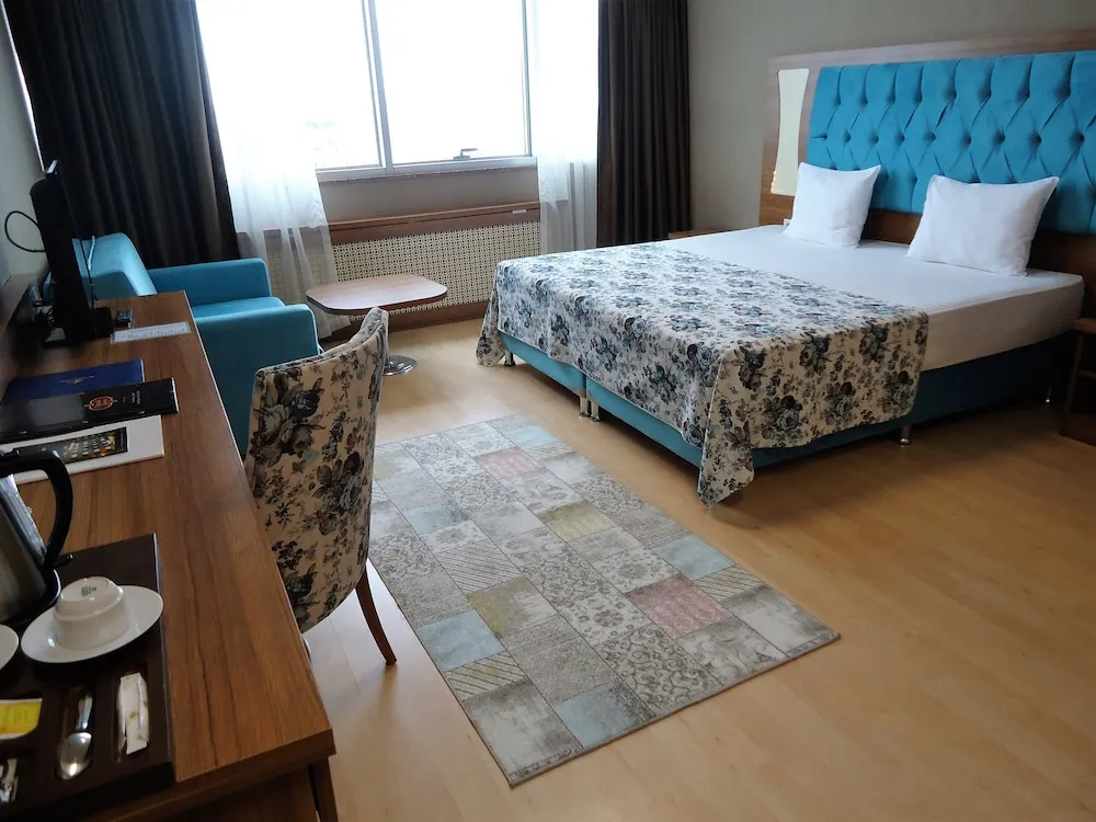 Standard Üç Kişilik Oda, 1 Yatak Odası, Sigara İçilmez, Şehir Manzaralı
